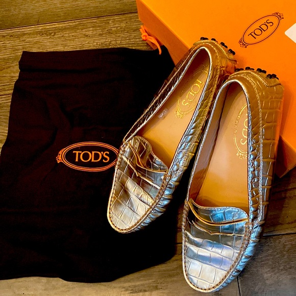Tod's Shoes - TOD’S Gommino Croc-Embossed Metallic Leather Loafer Size 10 LIKE NEW